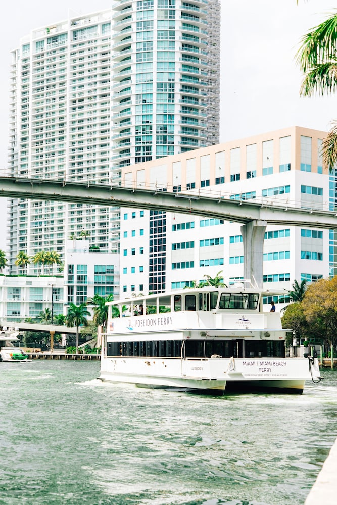 Hyatt Regency Miami 47/50