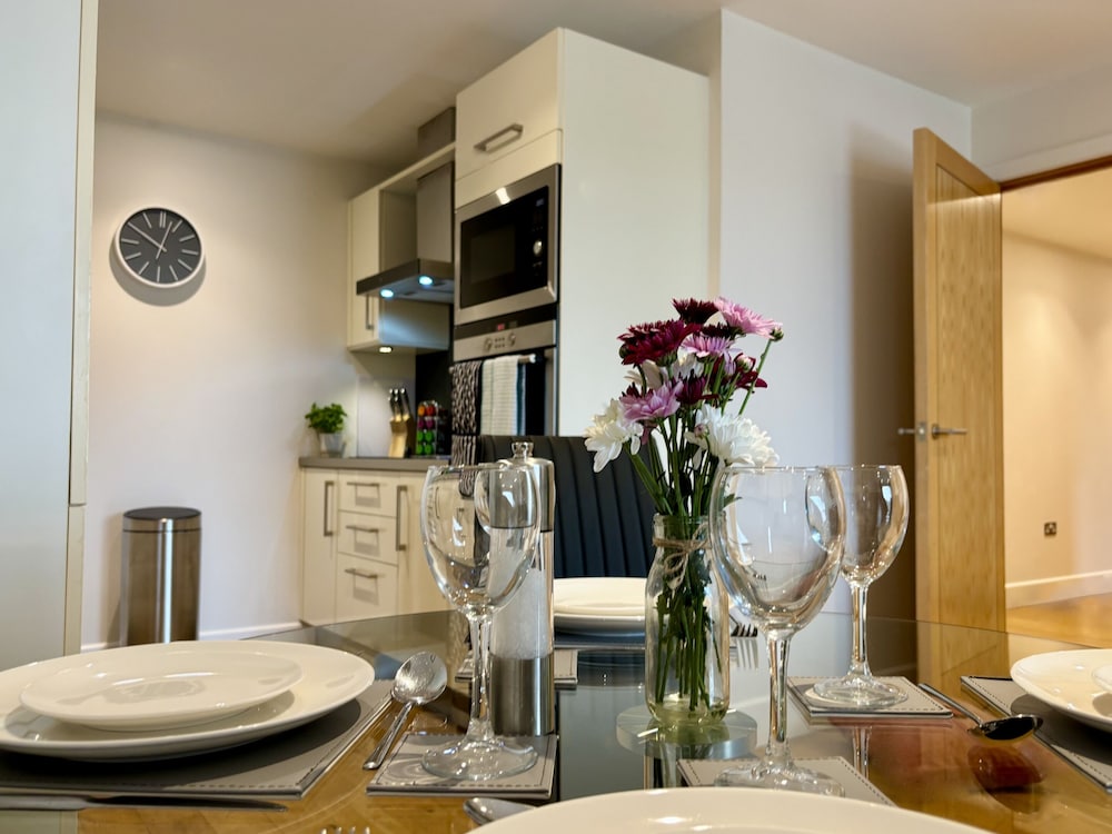 YOUR SPACE APARTMENTS - THE HAMILTONS 26/46
