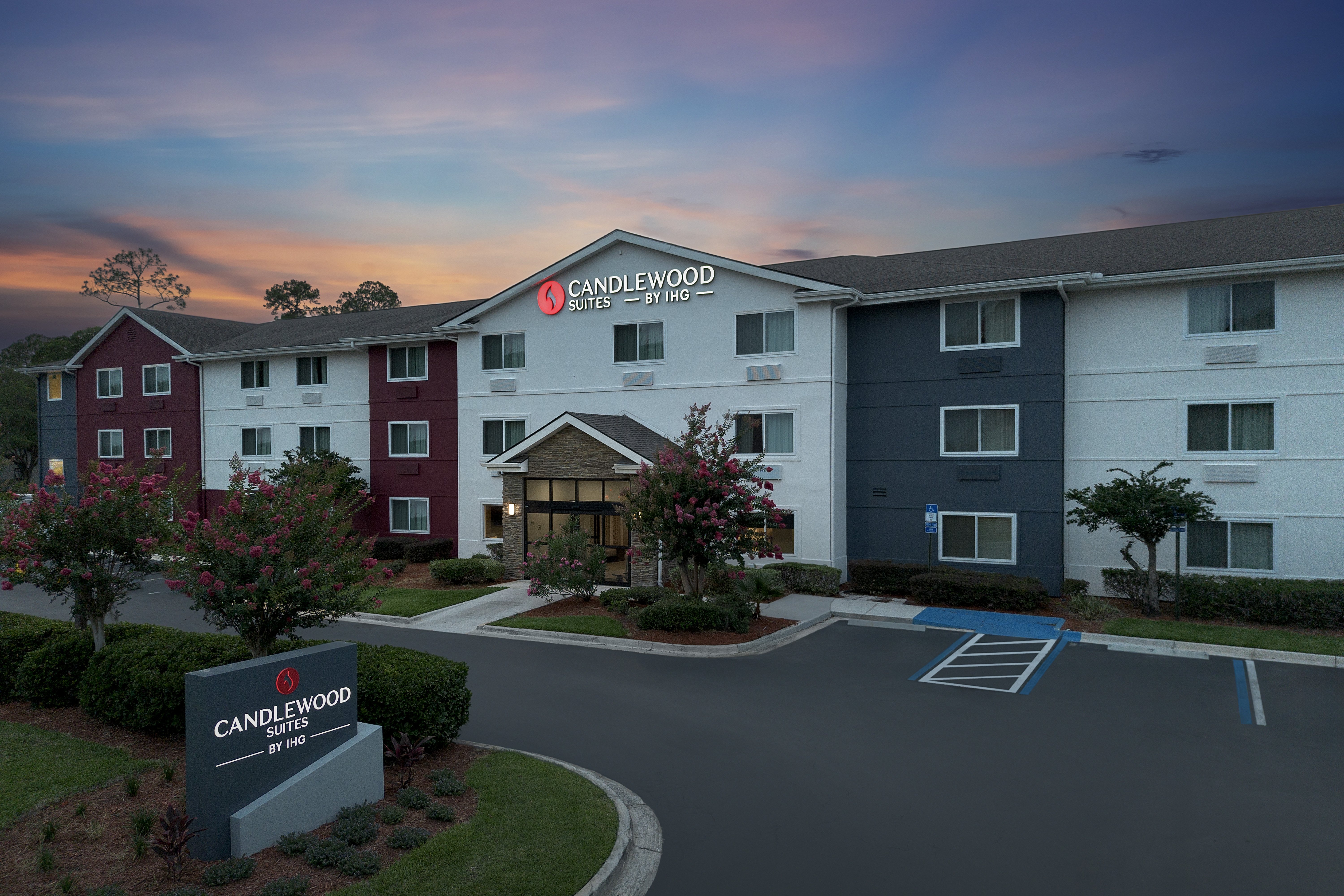 Candlewood Suites Jacksonville Southpoint by IHG 6/70