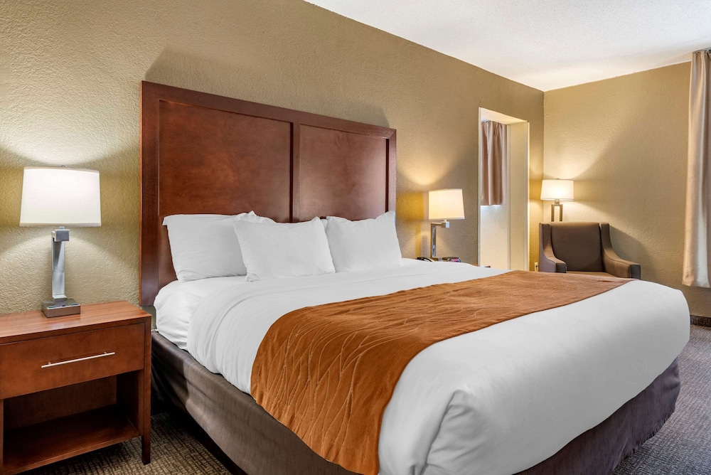 Comfort Inn Madison, IN 11/43