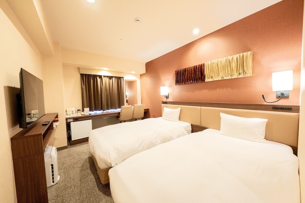 ROOM, TWIN BEDS
