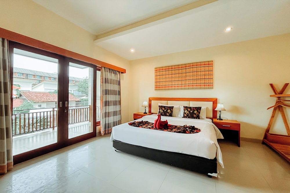 Kubu Petitenget Suite Seminyak 14/63
