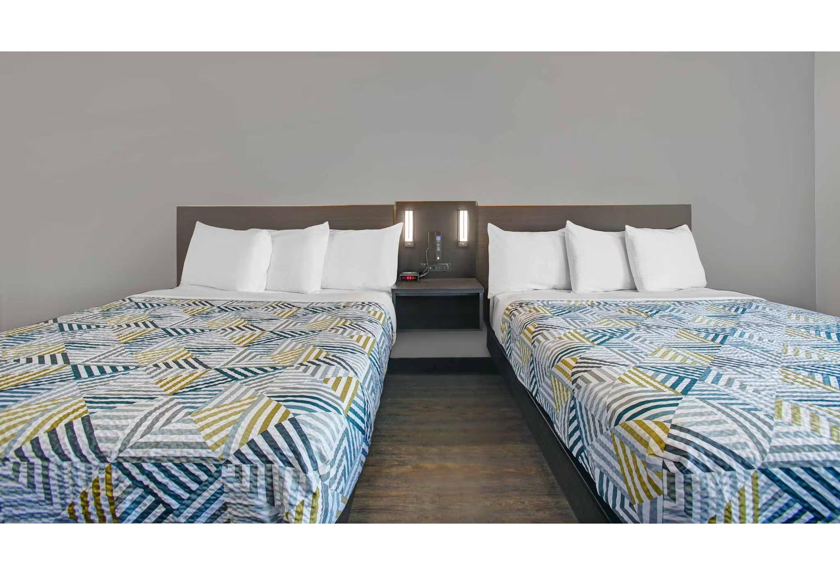 2 Queen Beds Non-Smoking, Fridge, Shower، Motel6 Monahans, TX 7/8