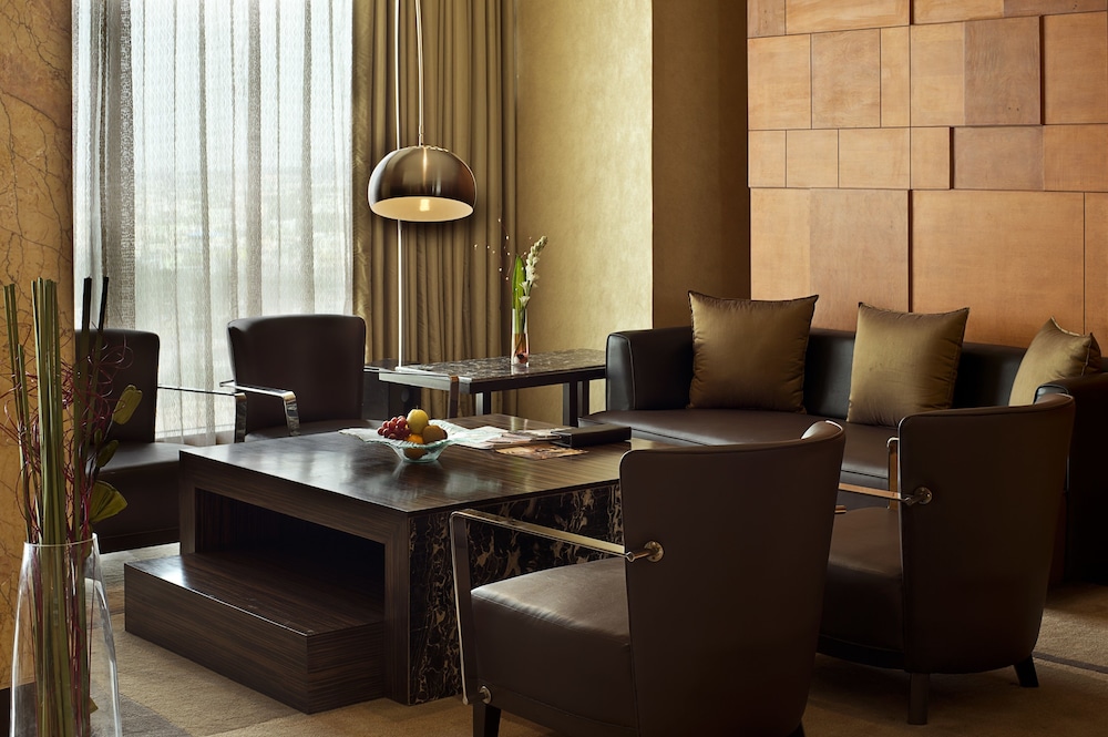 Gokulam Grand Hotel Spa 65/75