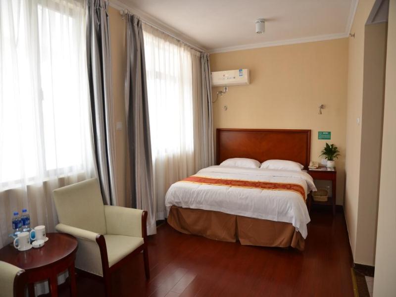 GreenTree Inn Huangshan Scenic Zone North Gate Express Hotel 6/16