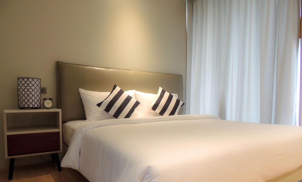 Balcony Courtyard Sriracha Hotel Serviced Apartments 13/50