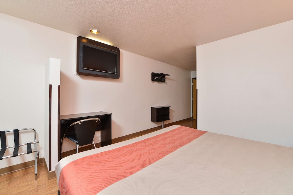 Motel6 Meridian, ID - Boise W 13/30