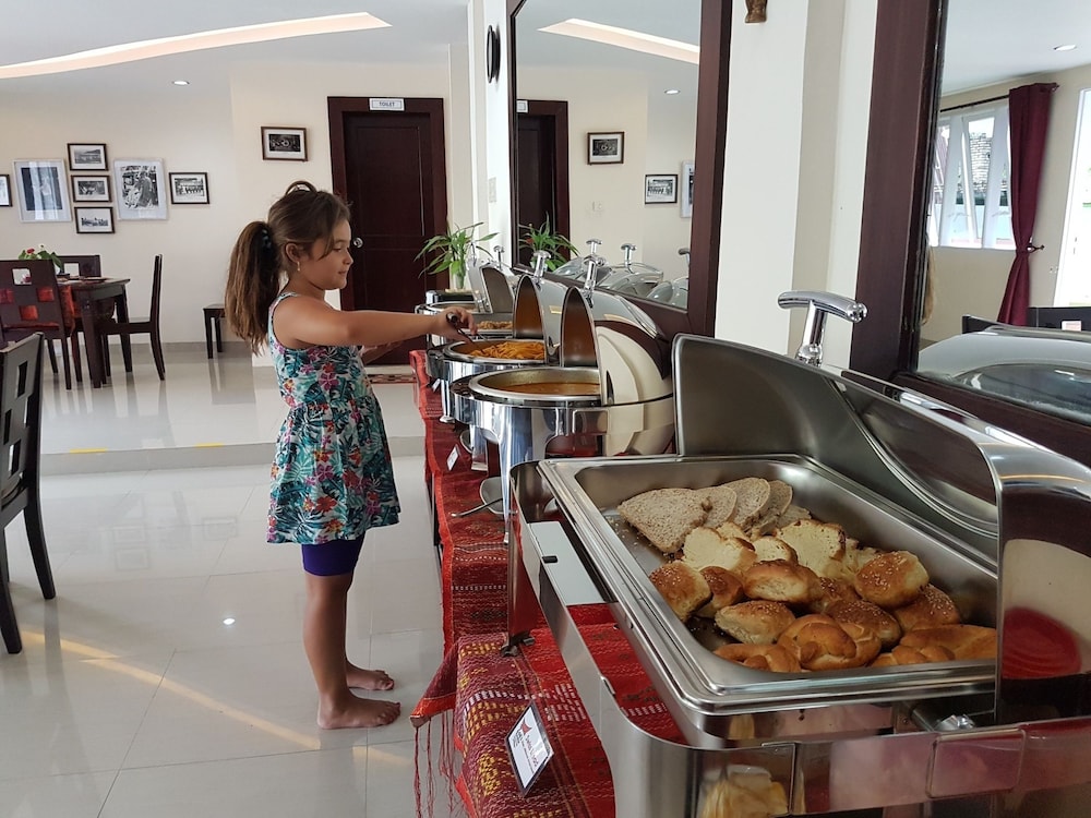 Zoe's Paradise Waterfront Hotel 16/39