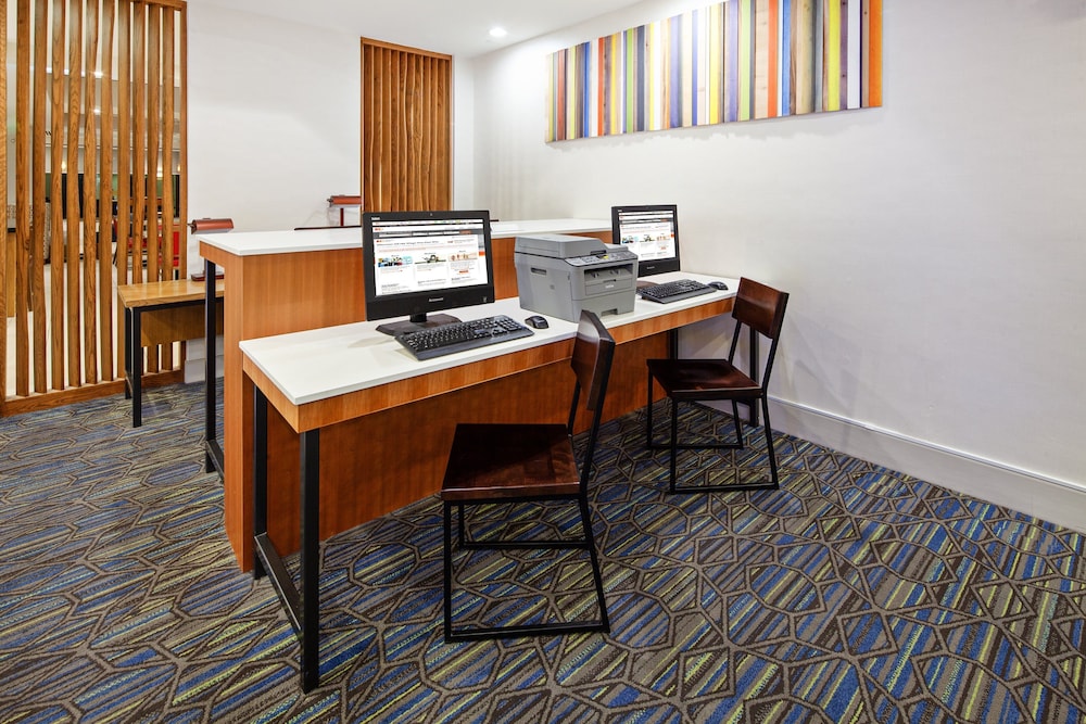 Holiday Inn Express Hotel Clovis Fresno 64/76