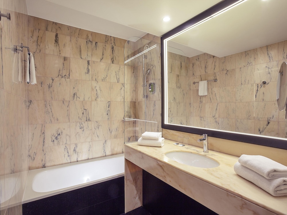 Mercure Paris Saint-Ouen 46/49