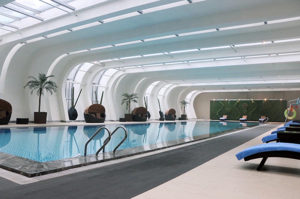 swimming pool spa