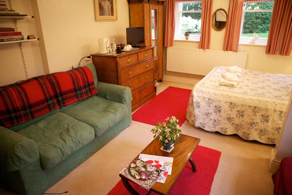 Weston Lawn Bed and Breakfast 11/30