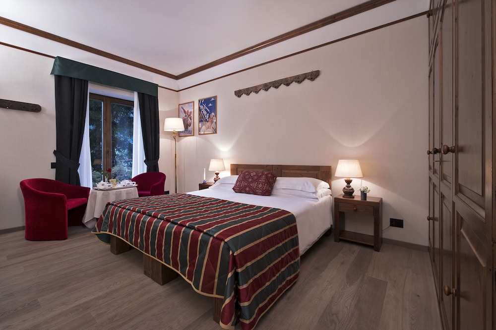 SUITE, DOUBLE BED, SOFA