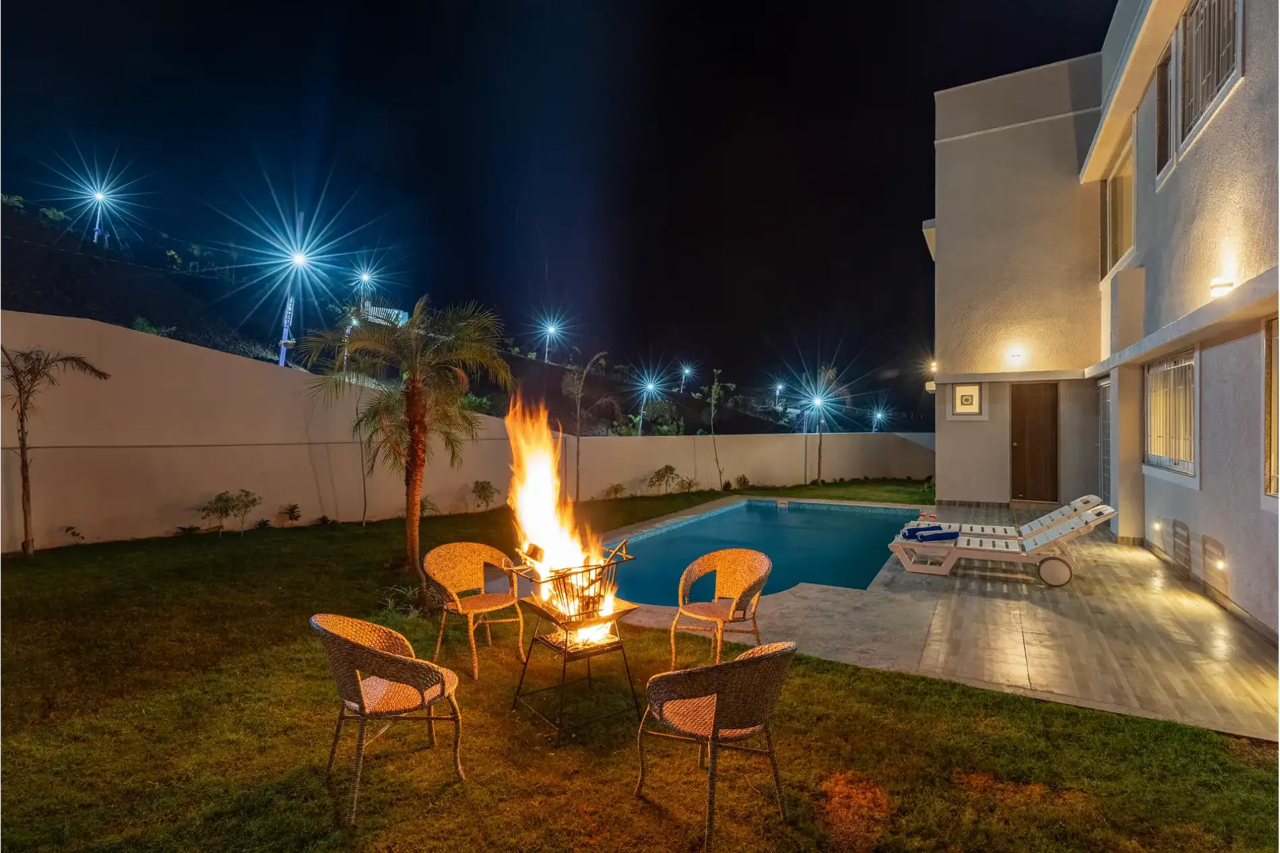 ELIVAAS Luxe 3 BHK with Swimming Pool Shourya Eden 13/21