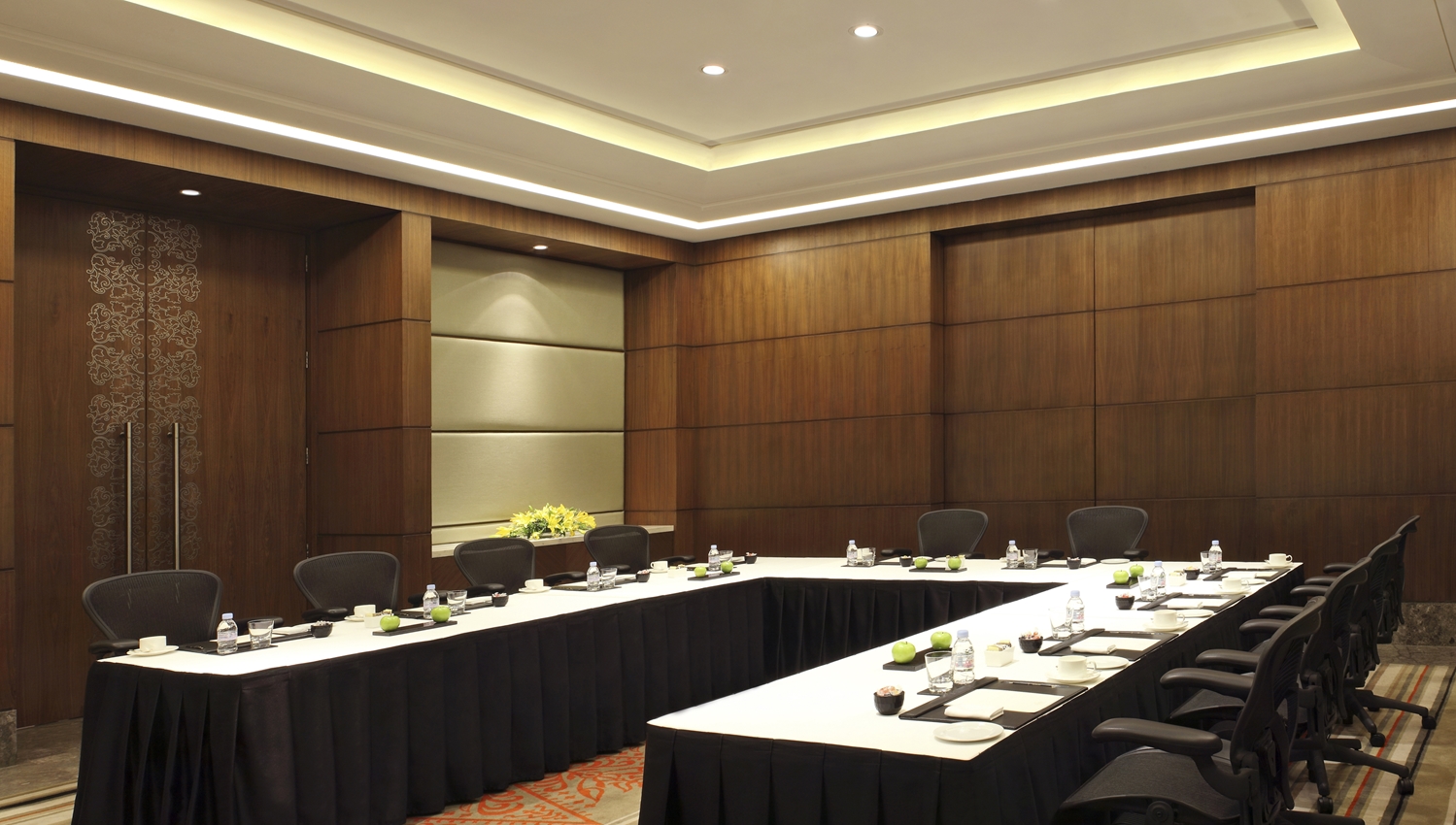 The Leela Ambience Gurugram Hotel And Residences 74/80
