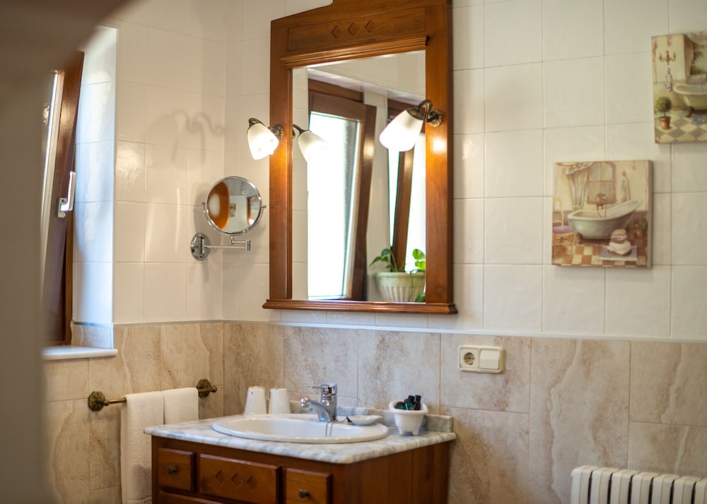 HOTEL LA CASA DE JUANSABELI 45/50