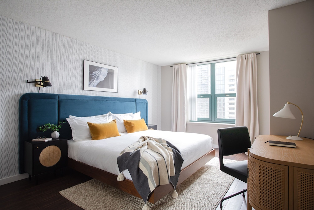 Kasa Chicago River North Apartments 14/50