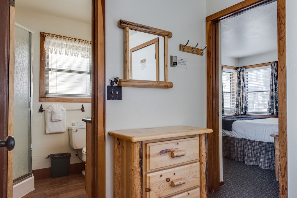 Franciscan Lakeside Lodge 34/73