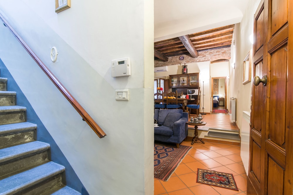 Florence Ariento Romantic Apartment 13/32