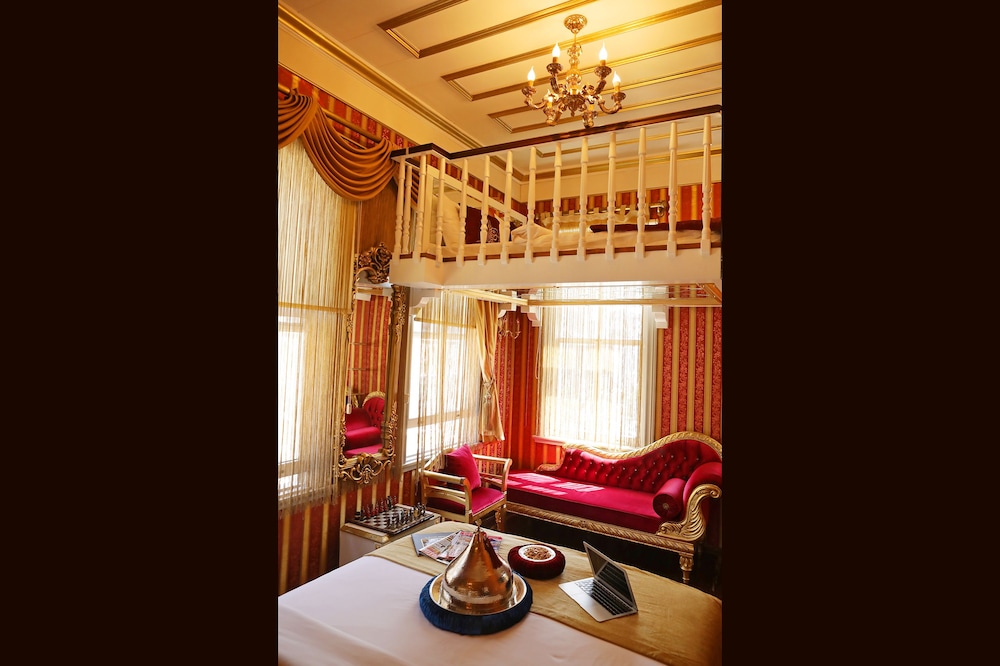 Sultan Tughra Hotel 31/50
