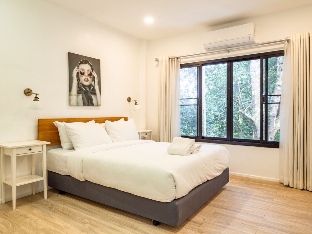 2 BEDROOMS, DELUXE, HOUSE, GARDEN VIEW