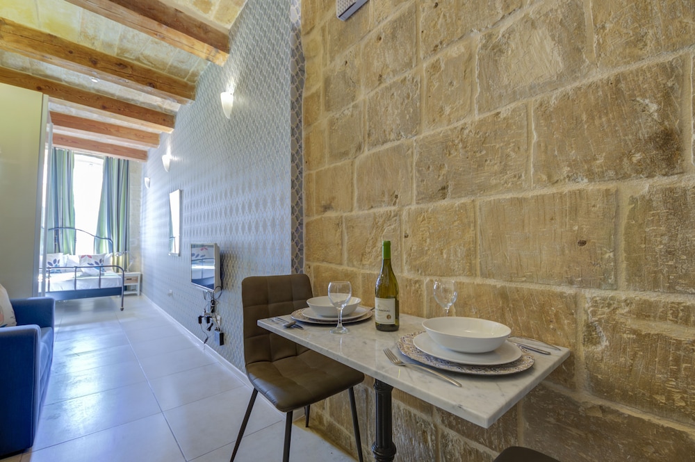 Tritoni harbour suites 52/55