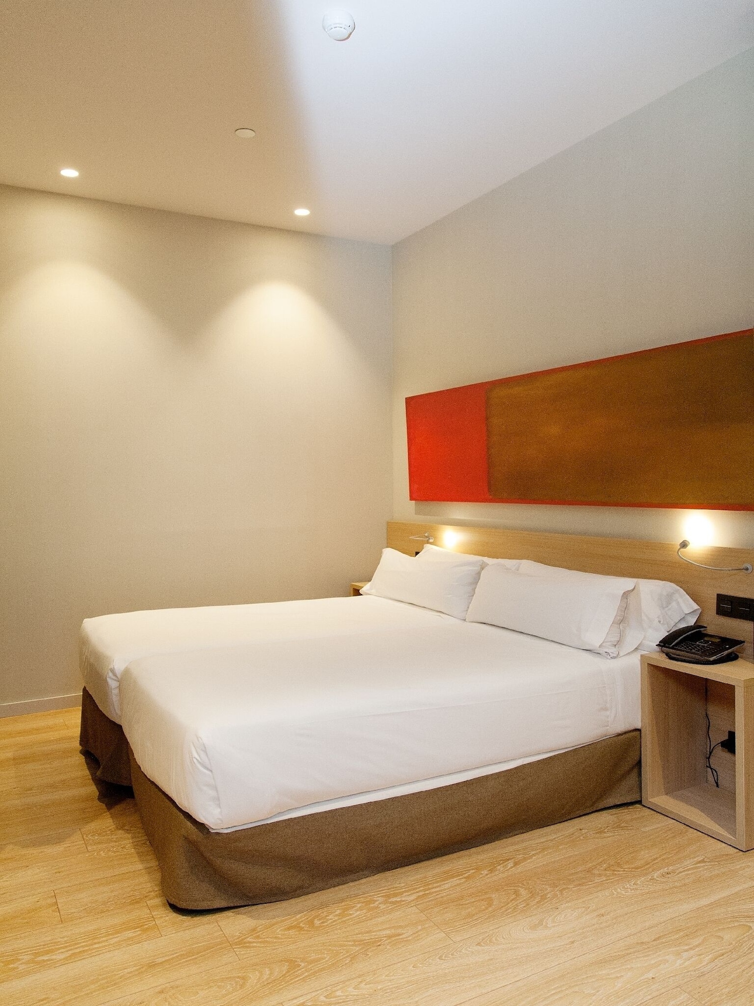 COMFORT, DOUBLE OR TWIN BED