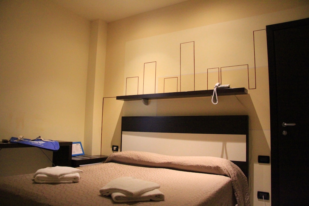 Hotel Leonardo &amp; Residenza Marconi 16/50
