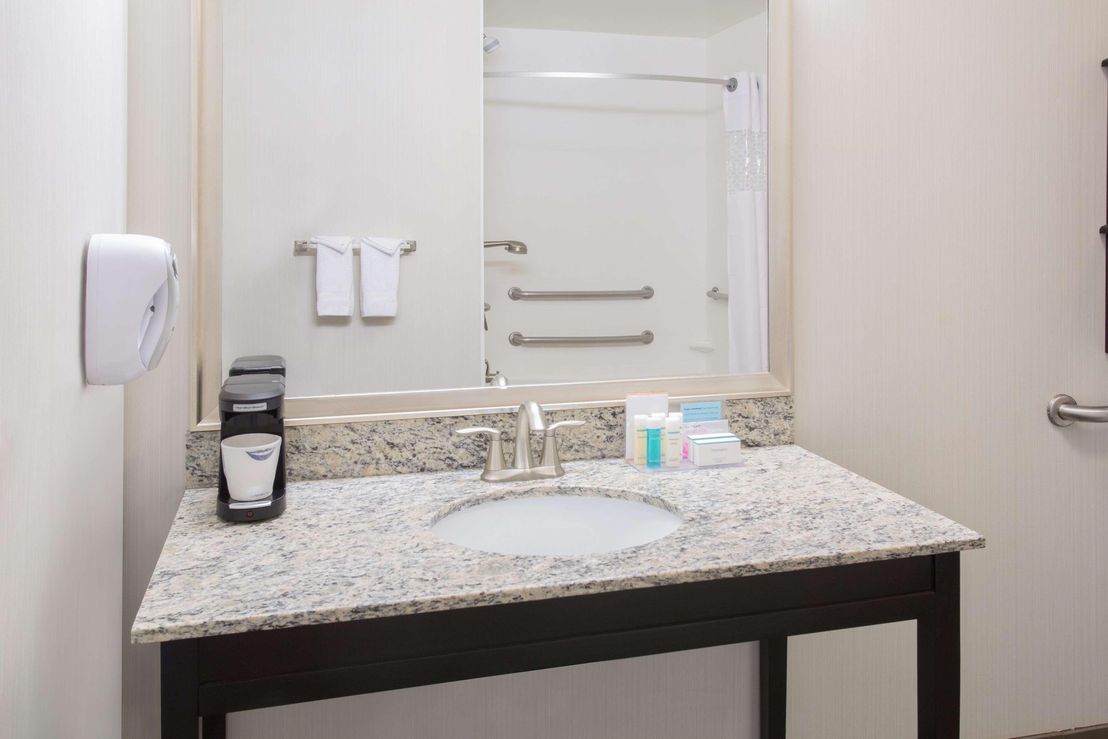 جناح استوديو بسريرين كوين لذوي الإعاقة، Hampton Inn & Suites Denver/Airport-Gateway Park 5/6