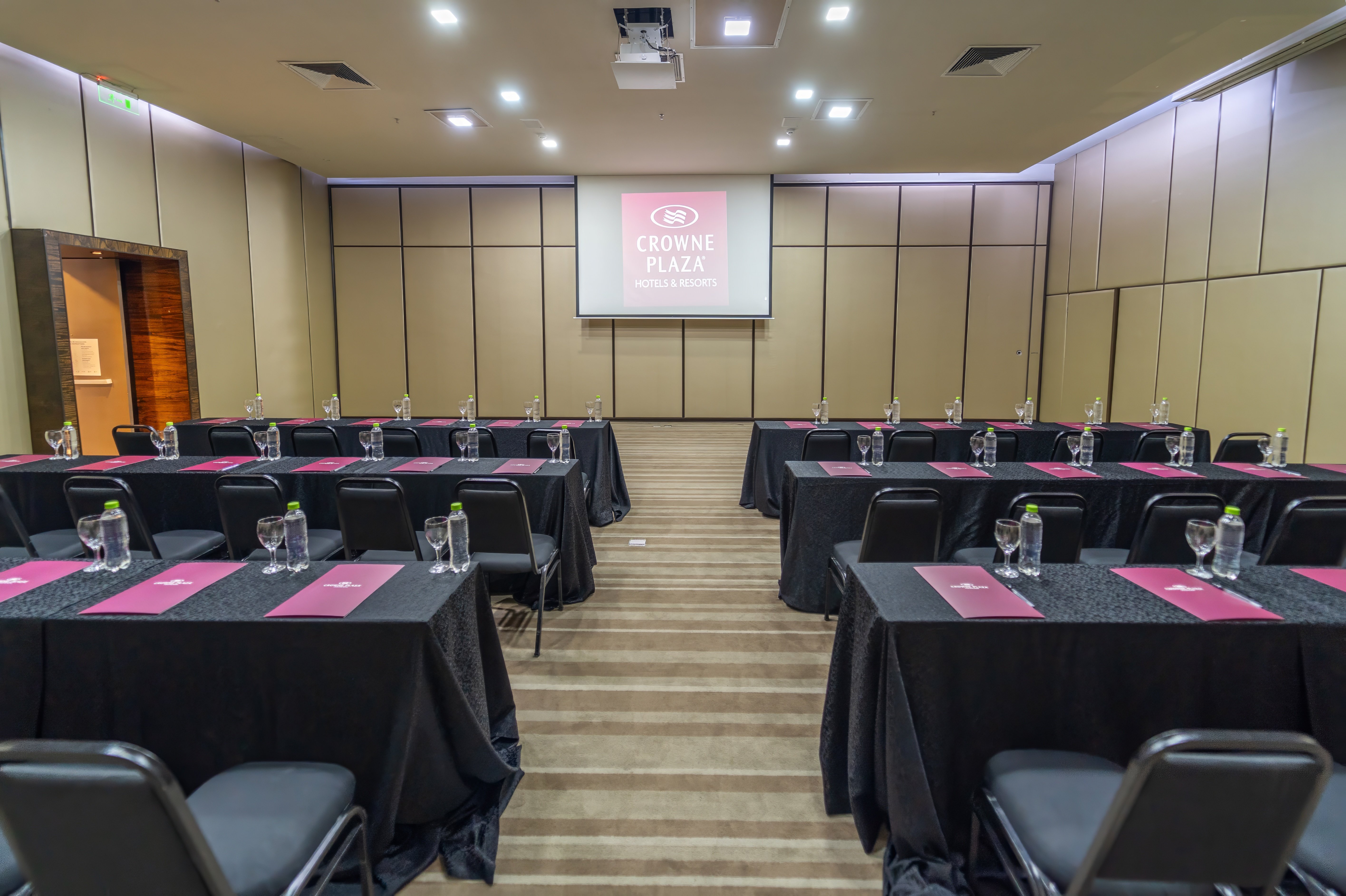 Crowne Plaza Asuncion 62/73