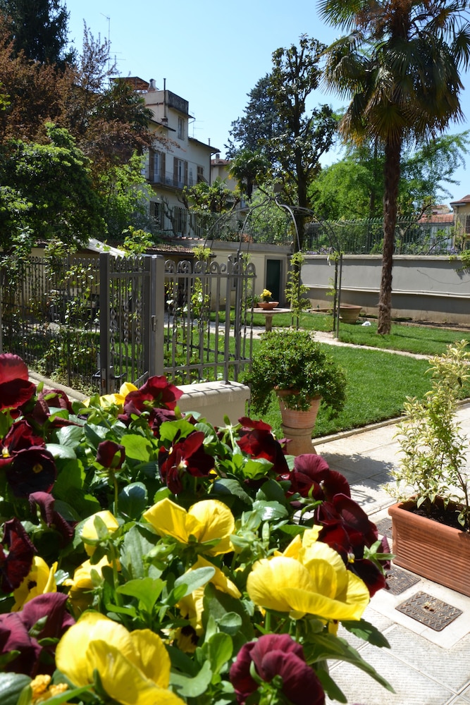 Gourmet B&B Villa Landucci 62/68