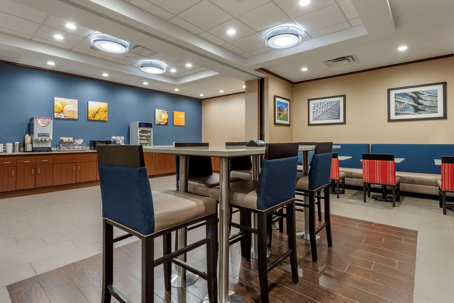 Comfort Inn & Suites Pittsburgh South 24/37