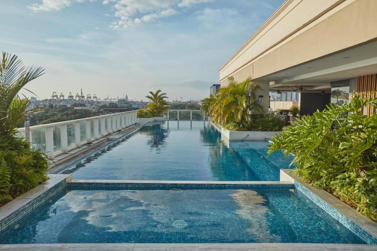 Rizal Park Hotel 61/65