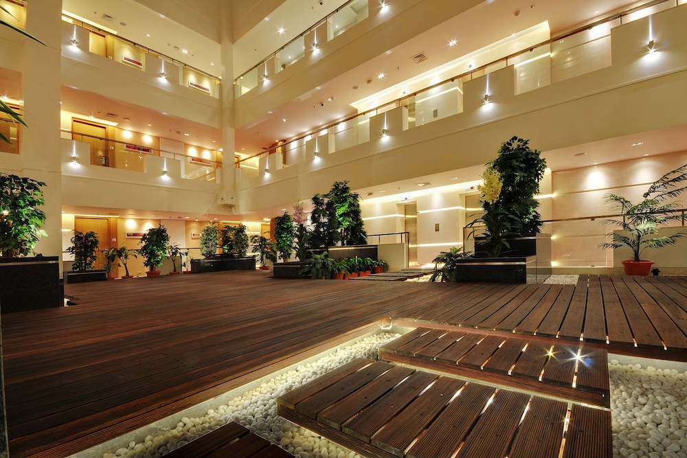 Platinum Hotel 39/43