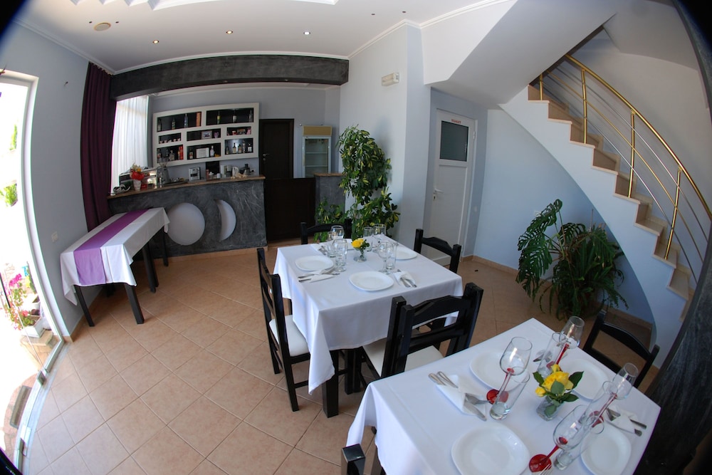 VILLA DOKA 23/24