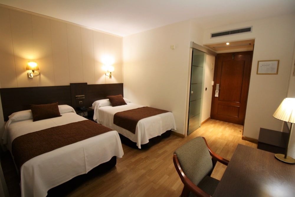 Hotel Mozarbez Salamanca 6/30