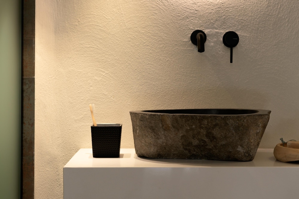 Manili Boutique Suites & Villas 11/60