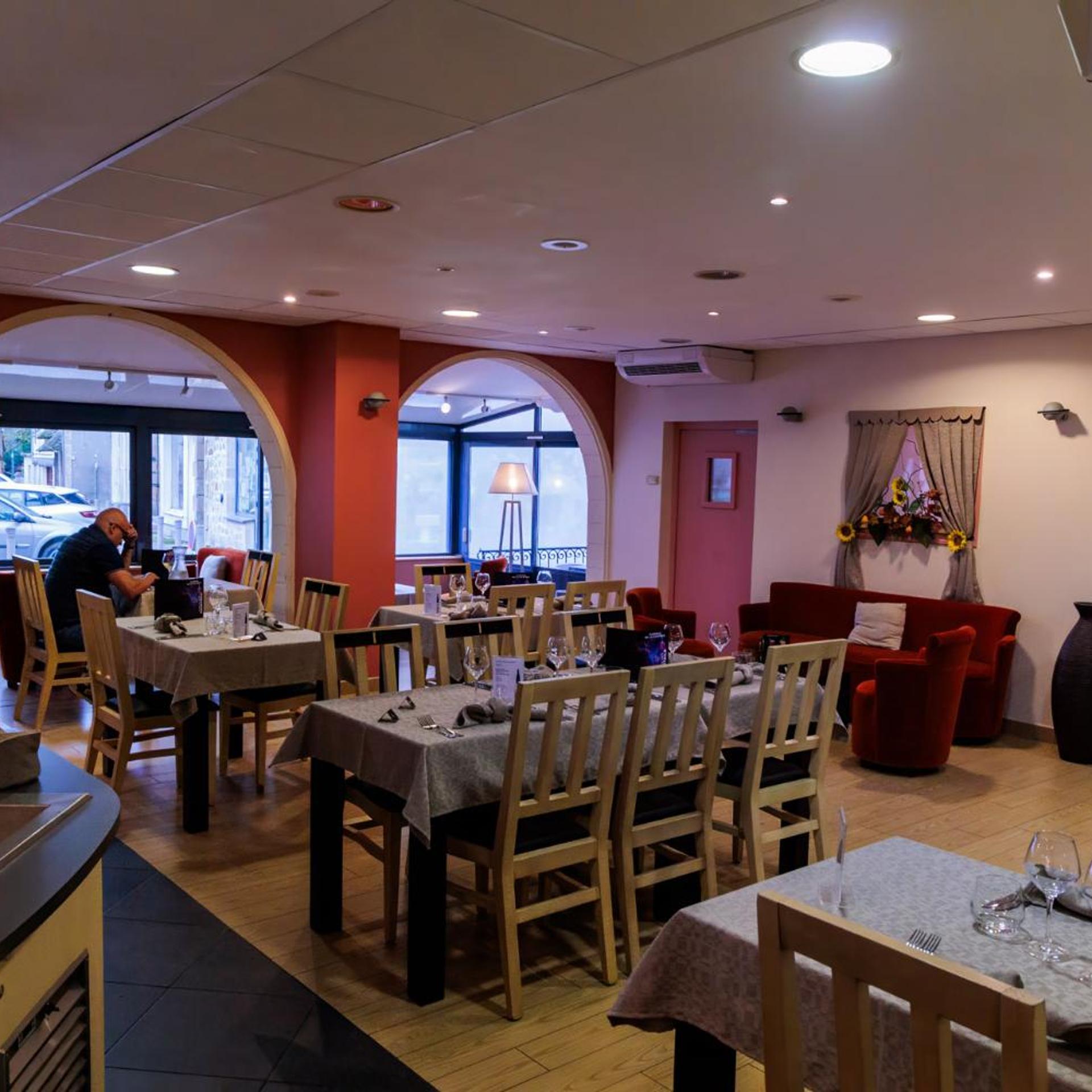 LOGIS AUBERGE DE LA XAINTRIE 33/47