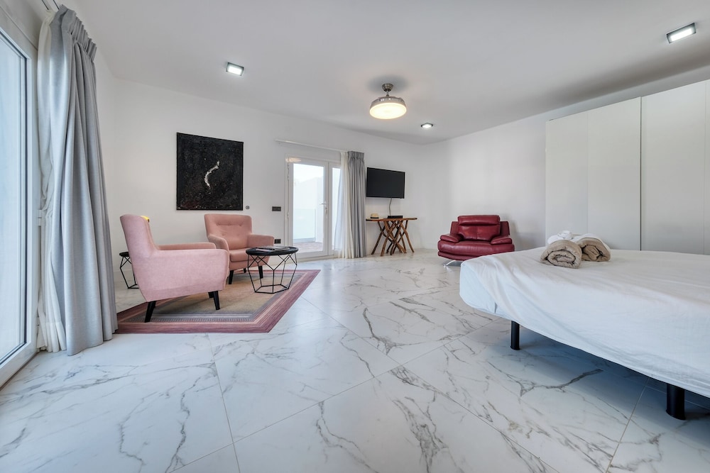 Casa Serena 10 13/50