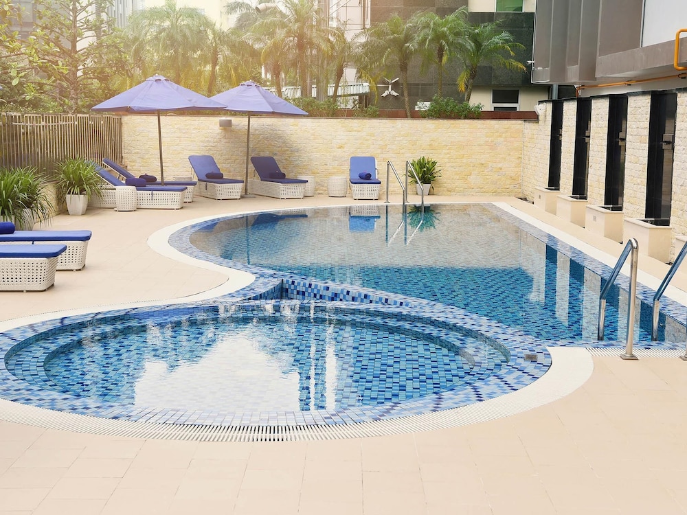 Novotel Suites Hanoi 68/70