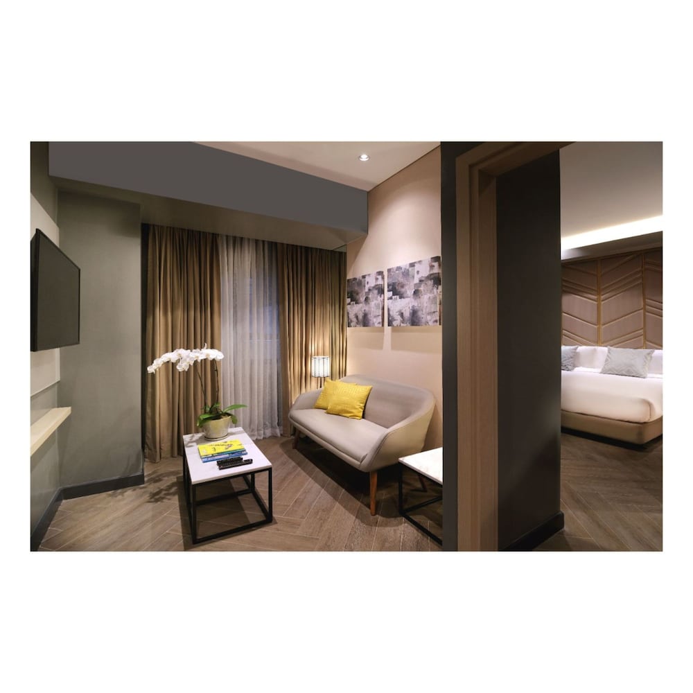 Summit Hotel Greenhills 39/61