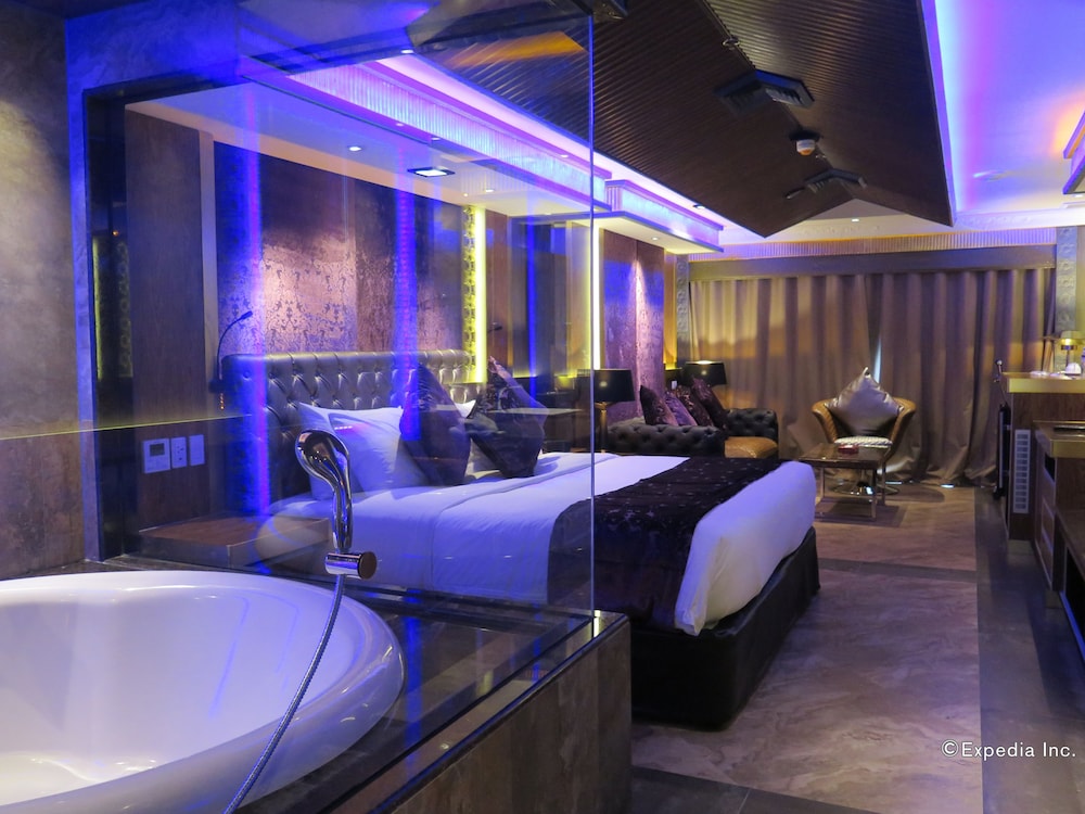 Angeles Beach Club (ABC) Hotel 24/79