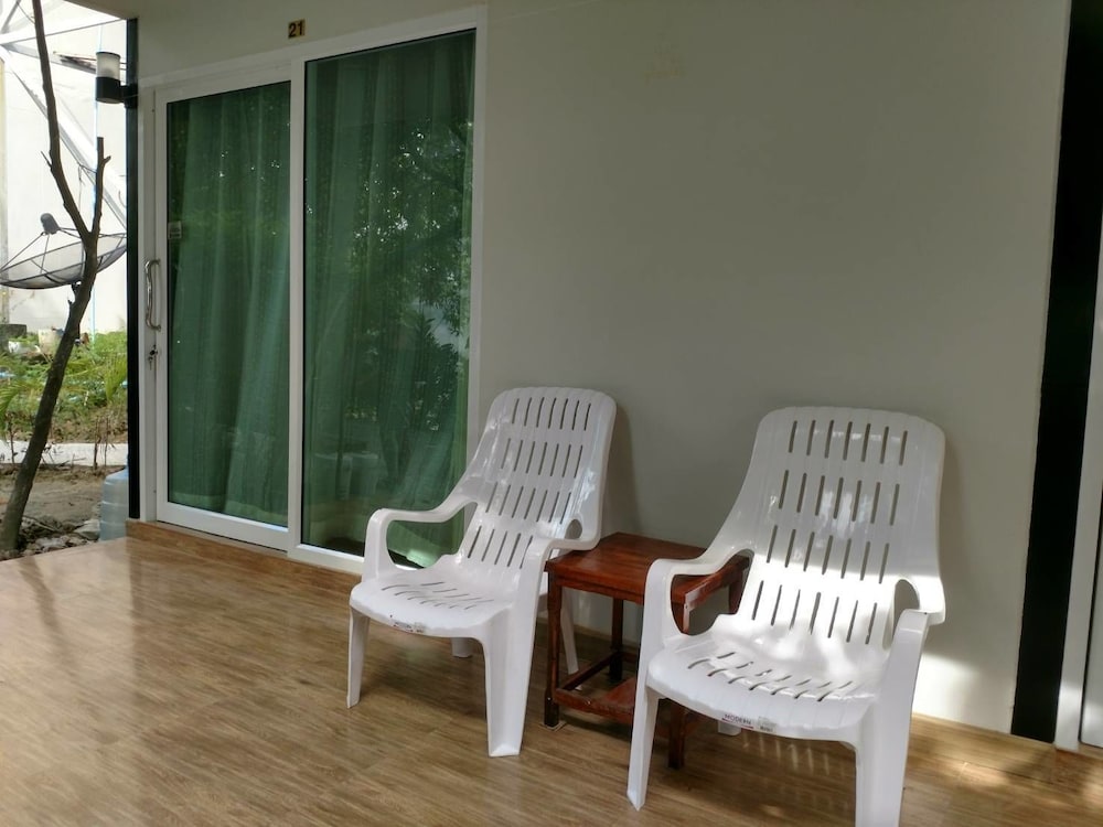 Lipe Village Resort 18/25