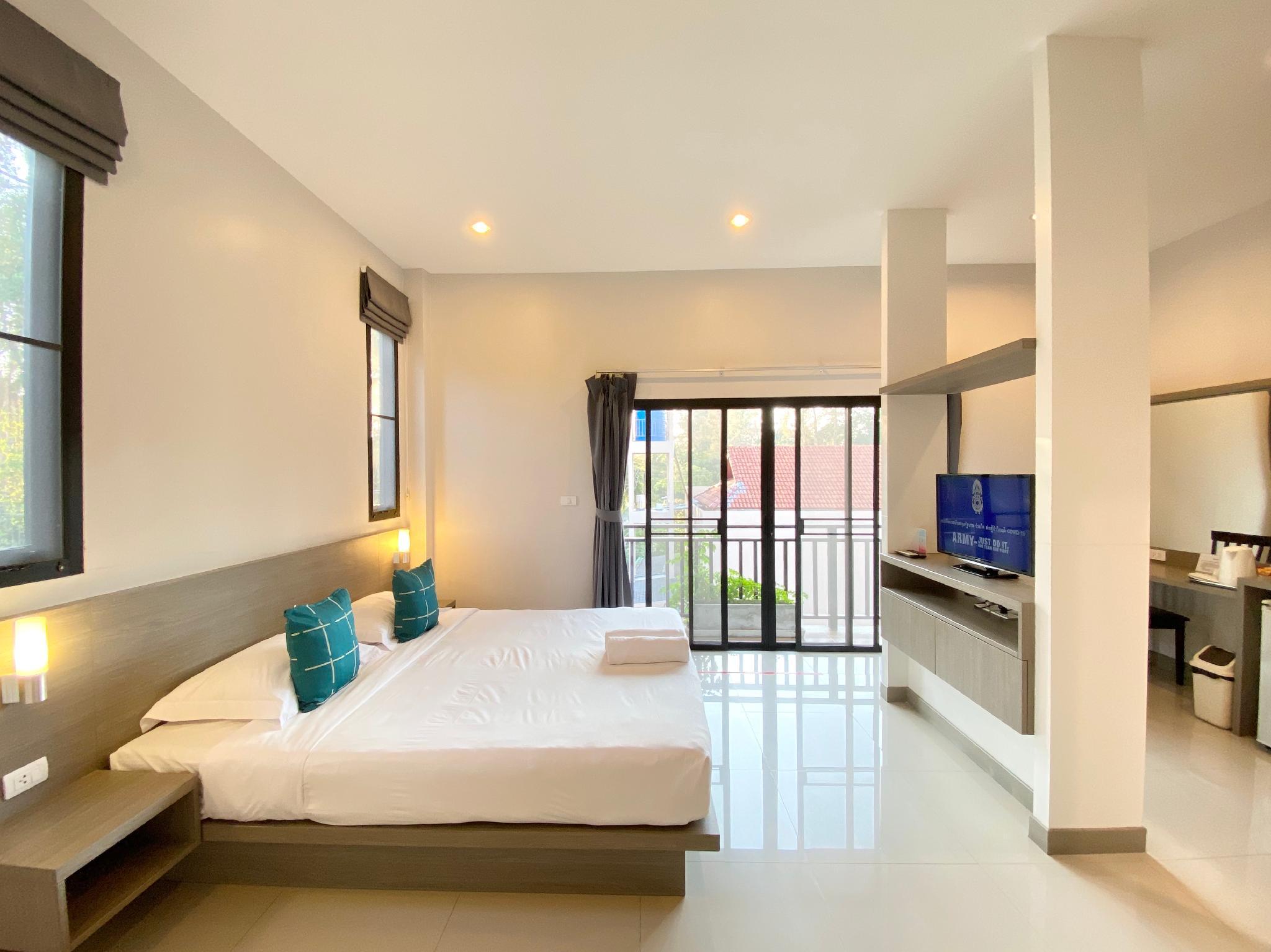 Studio, King Bed, Kitchenette