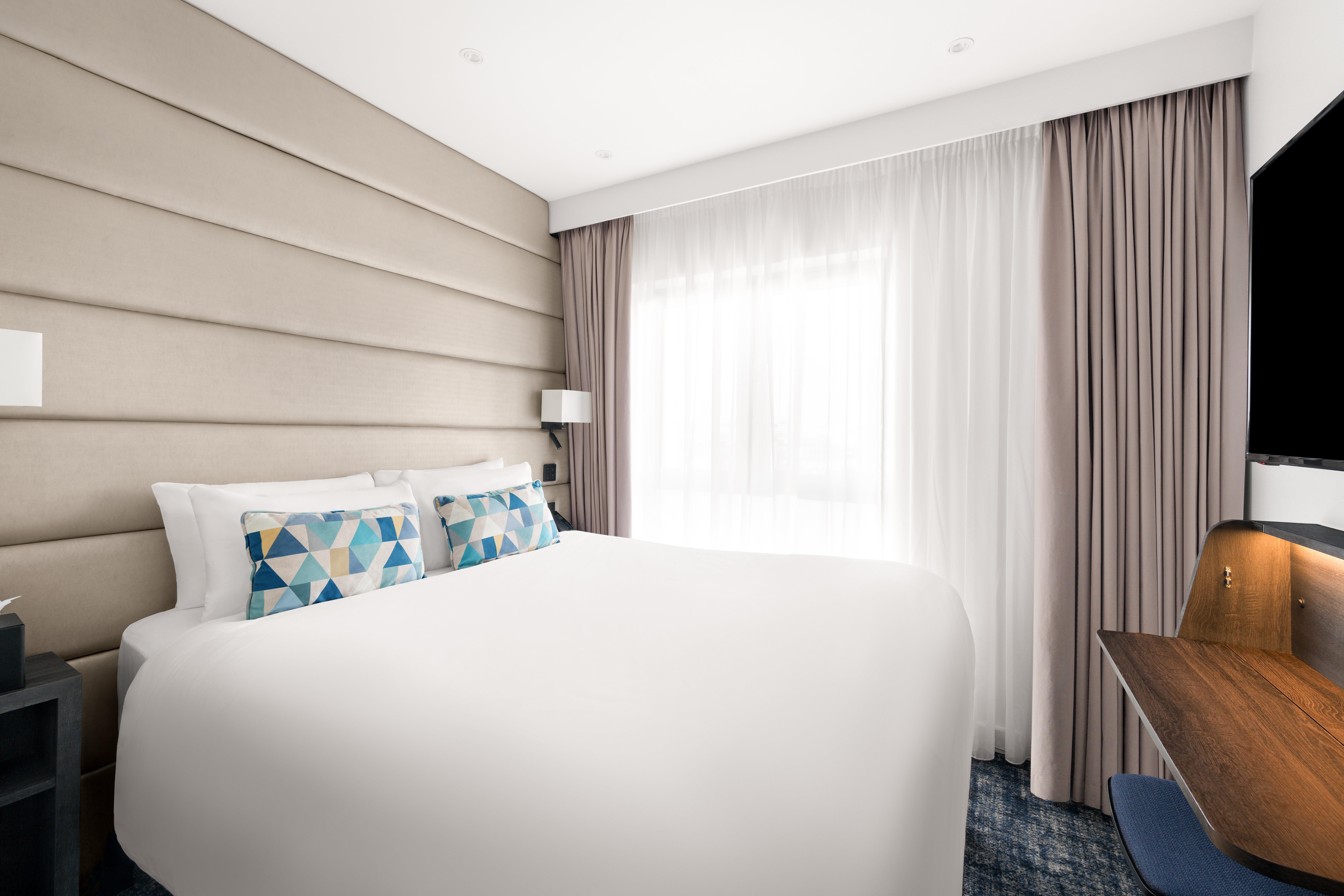 Room, Double Bed, No Window
