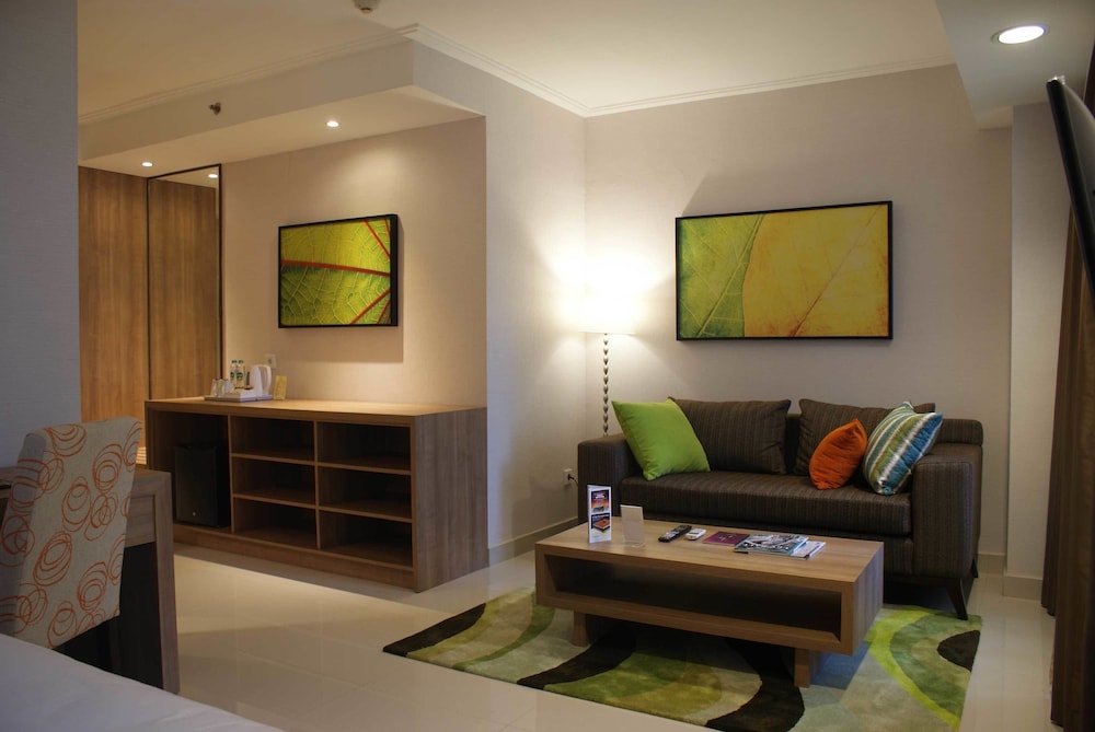 Grand Tropic Suites Jakarta 32/64