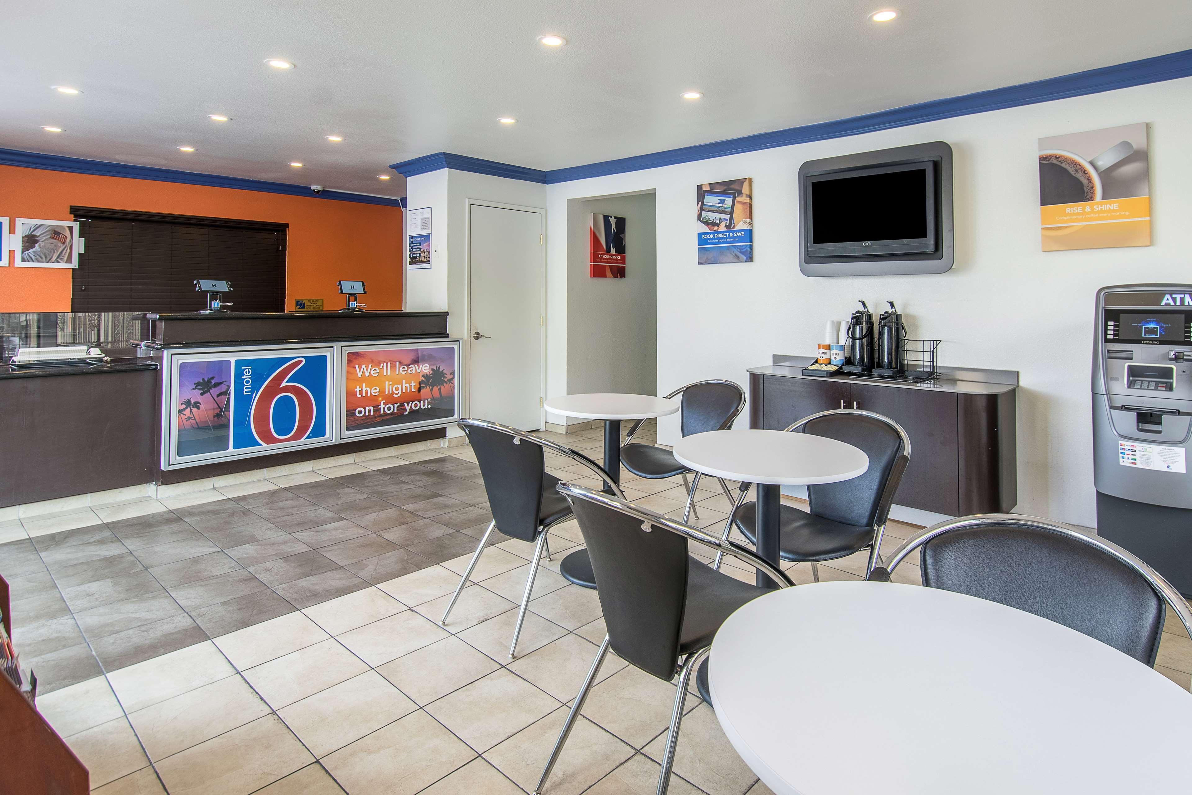 Beach Side Inn Anaheim 17/24