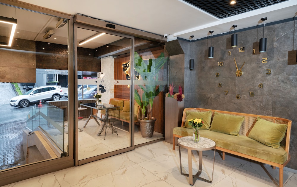 Orya Hotel 50/63