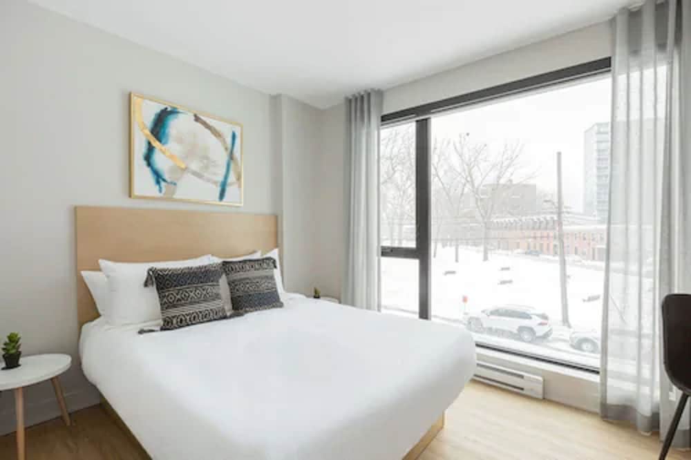 Griffintown Hotel 8/25