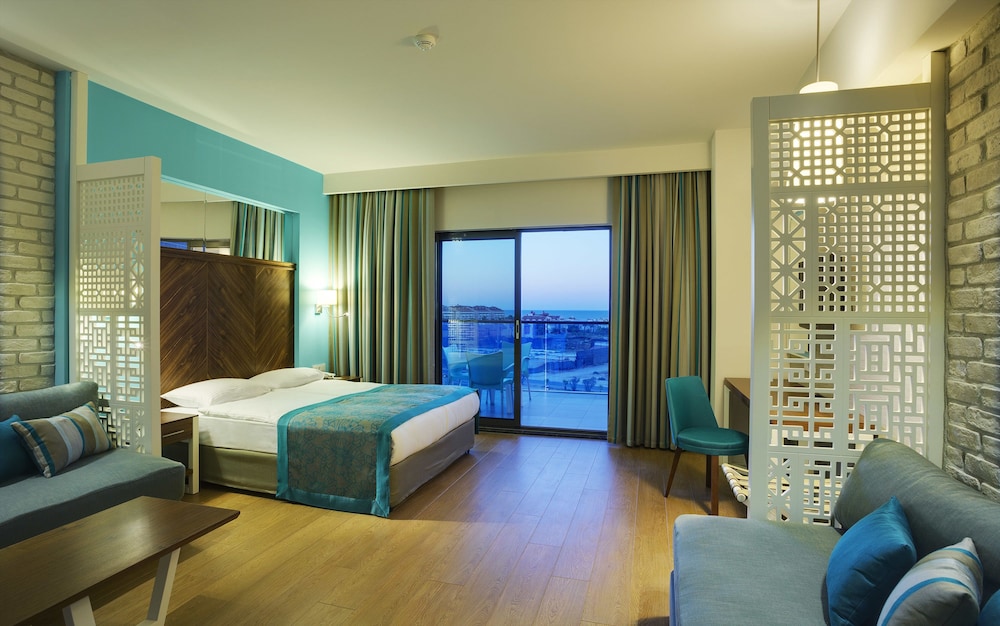 Terrace Elite Resort Hotel 8/41